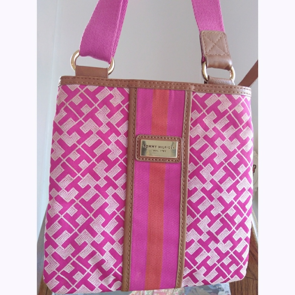 Tommy Hilfiger Mini Messenger Bag